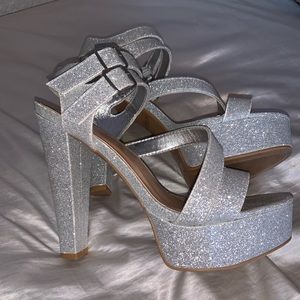 ✨Silver Pumps